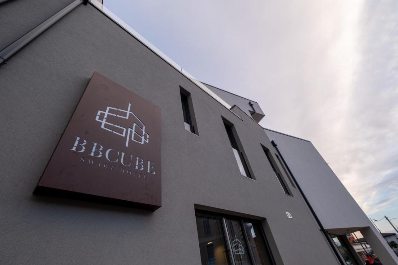 Bbcube Hotel Порто Виро Екстериор снимка