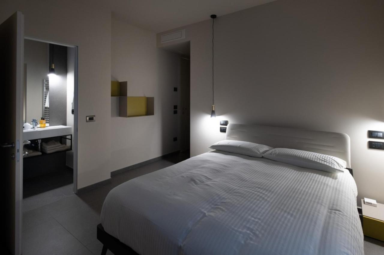 Bbcube Hotel Порто Виро Екстериор снимка