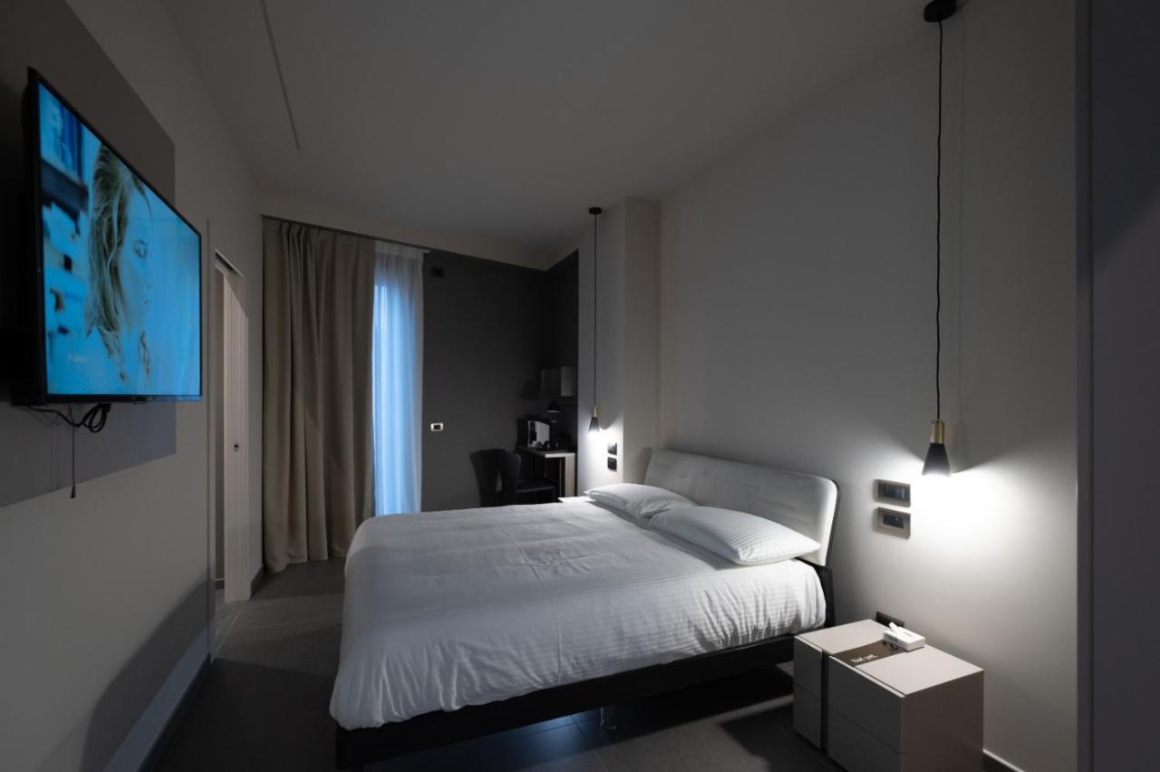 Bbcube Hotel Порто Виро Екстериор снимка